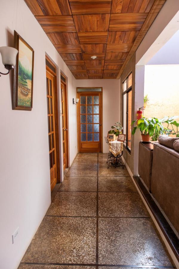 Hostel Bouganvilia Bed And Breakfast San Ramón Kültér fotó