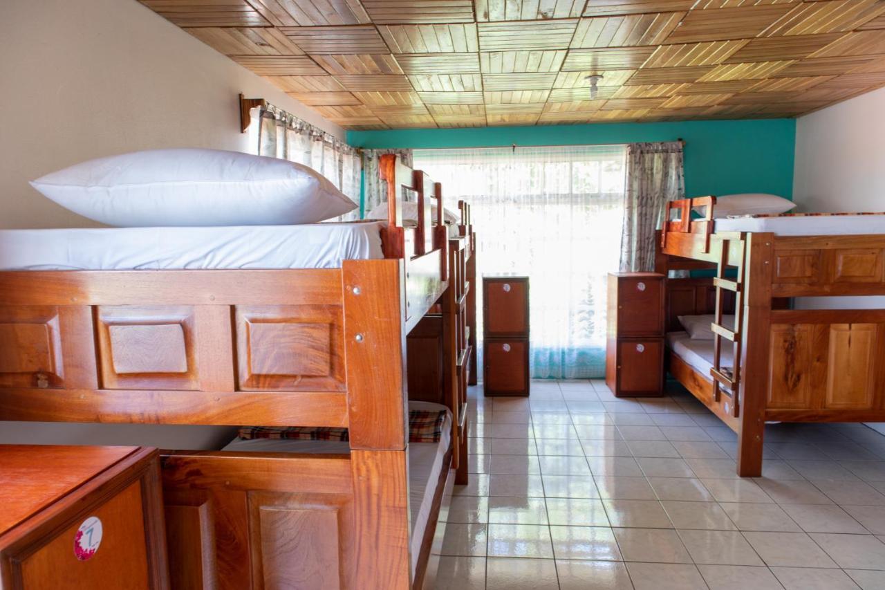 Hostel Bouganvilia Bed And Breakfast San Ramón Kültér fotó