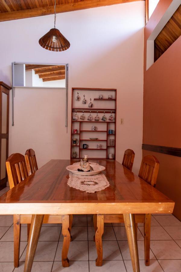 Hostel Bouganvilia Bed And Breakfast San Ramón Kültér fotó