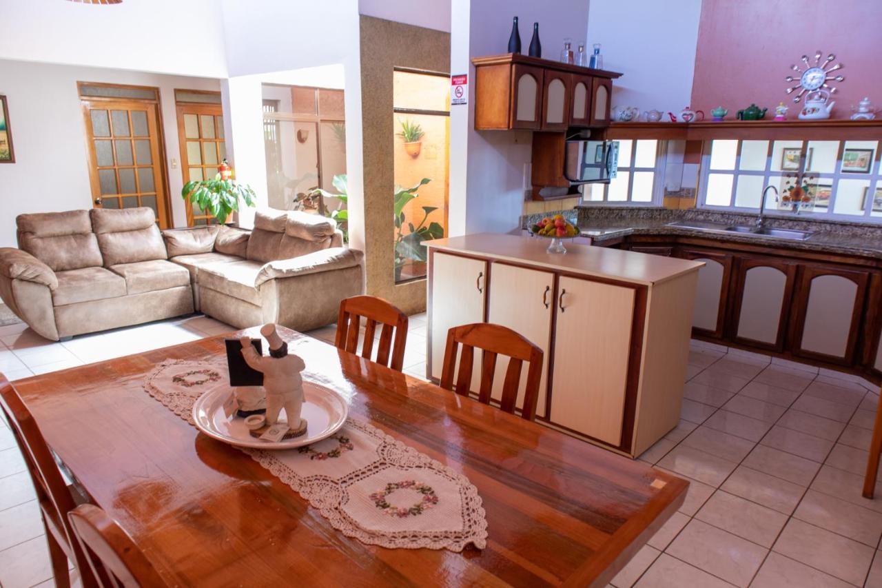Hostel Bouganvilia Bed And Breakfast San Ramón Kültér fotó