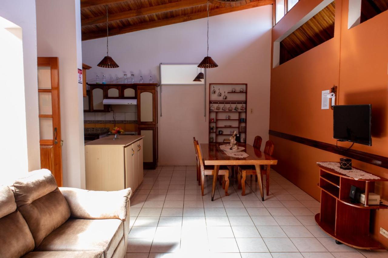 Hostel Bouganvilia Bed And Breakfast San Ramón Kültér fotó