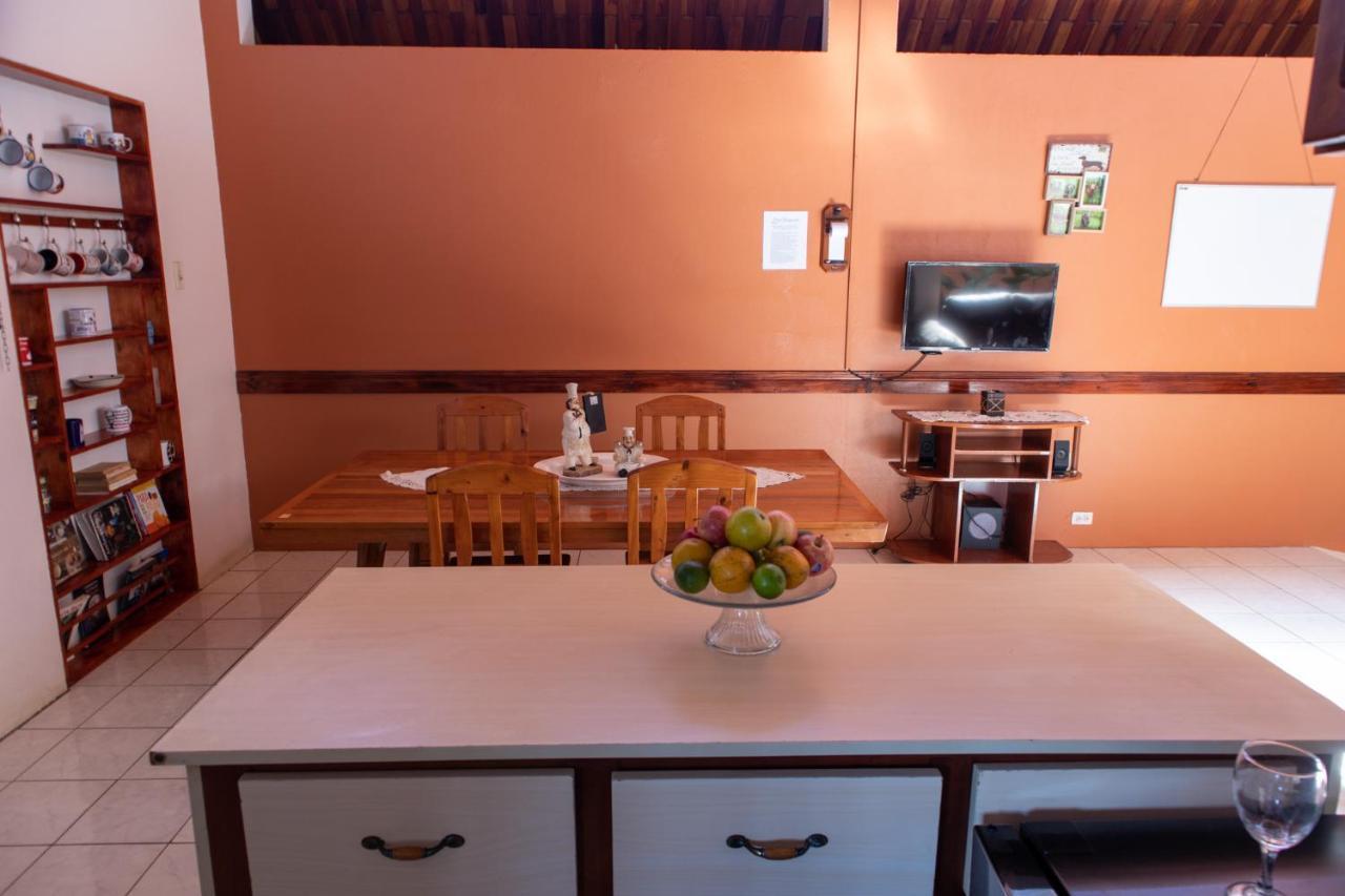 Hostel Bouganvilia Bed And Breakfast San Ramón Kültér fotó