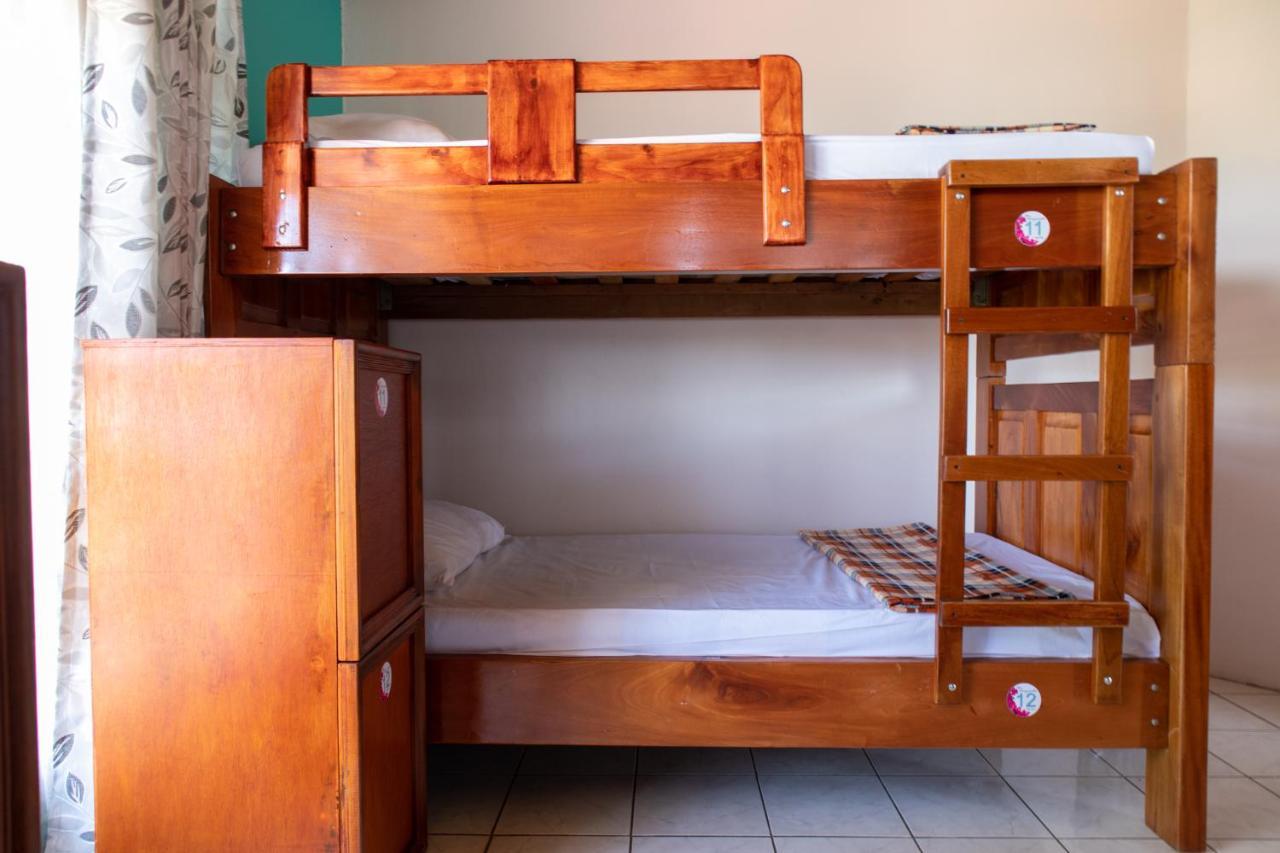 Hostel Bouganvilia Bed And Breakfast San Ramón Kültér fotó