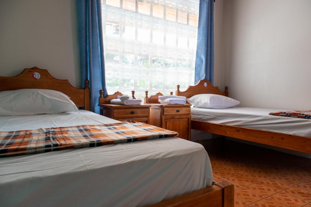 Hostel Bouganvilia Bed And Breakfast San Ramón Kültér fotó